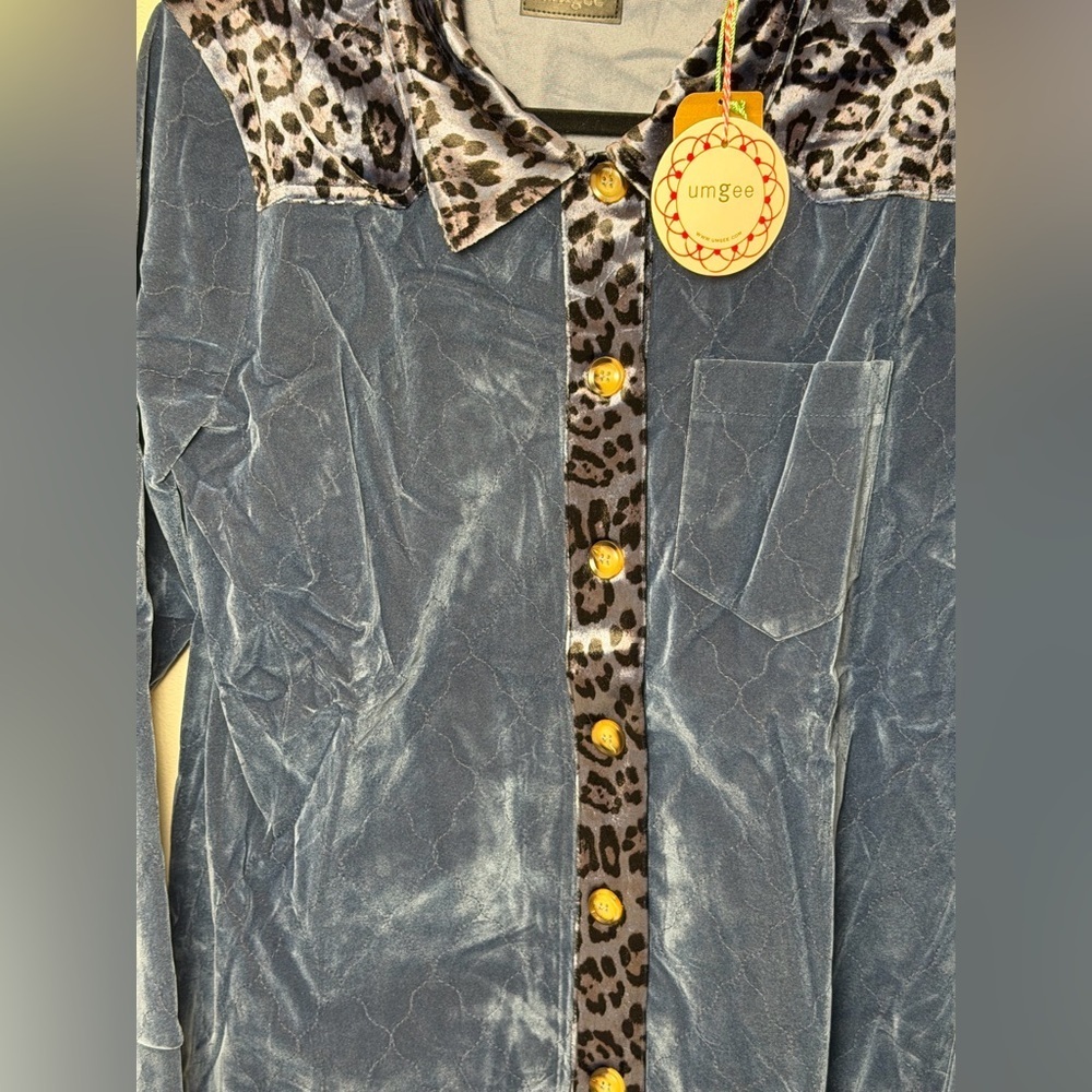 Umgee NWT Blue Leopard Quilted Velvet Shacket L Boho Mob Wife Whimsigoth Luxe - Picture 6 of 9